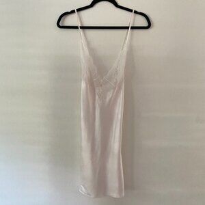 Victoria's Secret Ivory White Lace Detail Babydoll Half Slip Bride Angelic M